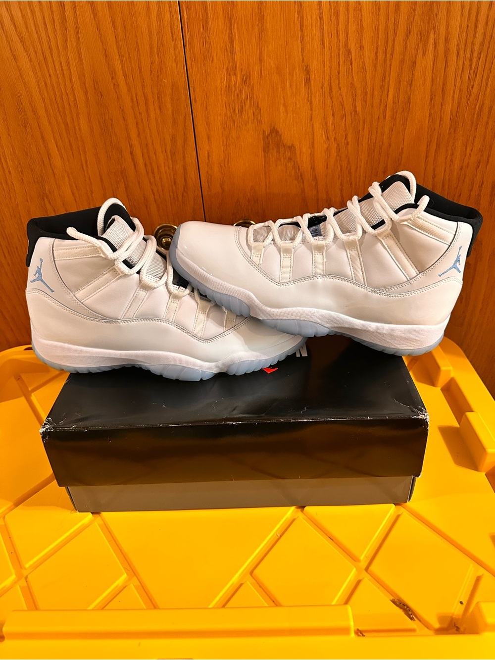 Air Jordan 11  Retro "Legend Blue" CT8012-104  Mens Size 13 ($240 in market)